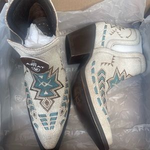ARIAT ankle cowboy boots off-white turquoise